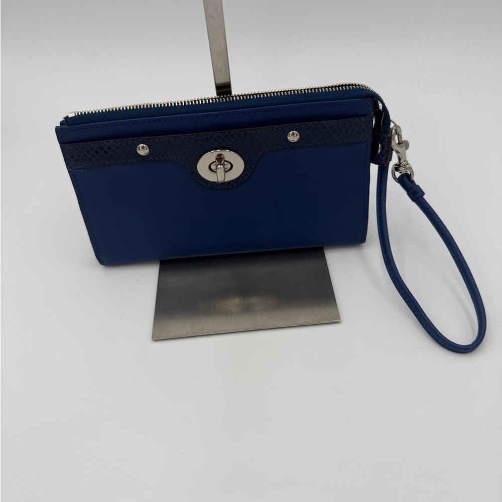 Turnlock Coach Wristlet Clutch - Blue
